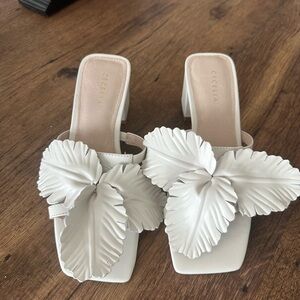 Cecelia New York White Leaf Sandals